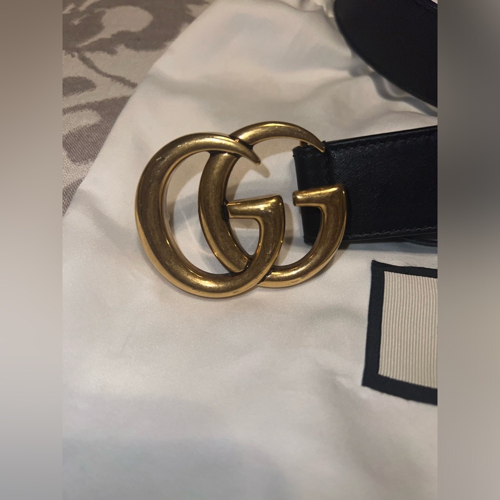 Authentic Gucci Gold Buckle Leather Black Belt - Picture 3 of 9